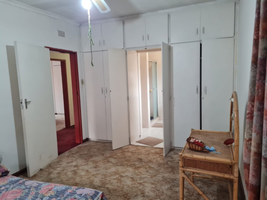12 Bedroom Property for Sale in Lenasia Ext 5 Gauteng