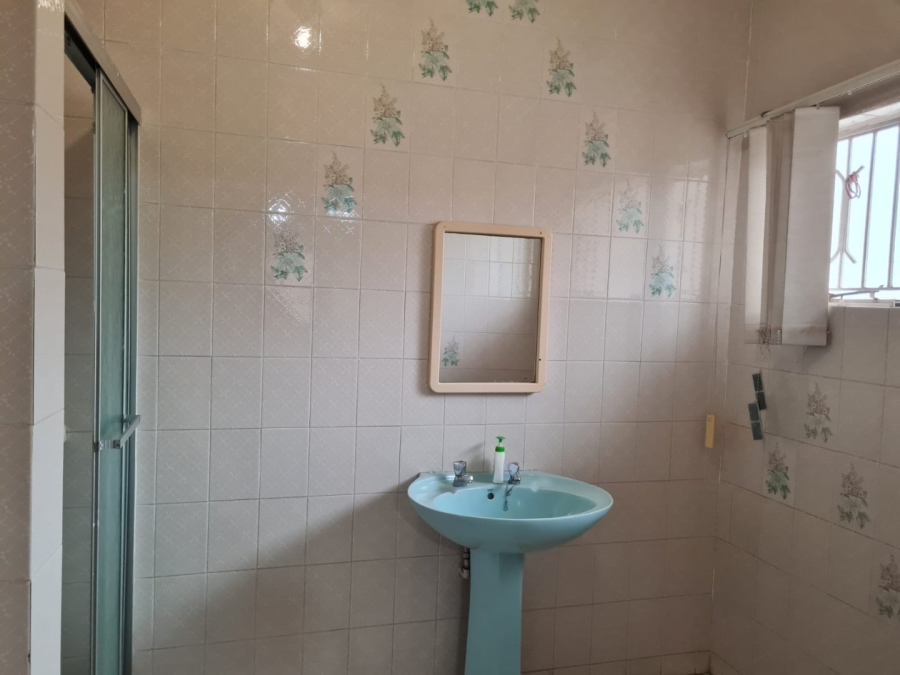 12 Bedroom Property for Sale in Lenasia Ext 5 Gauteng