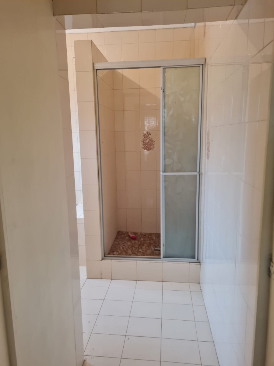 12 Bedroom Property for Sale in Lenasia Ext 5 Gauteng