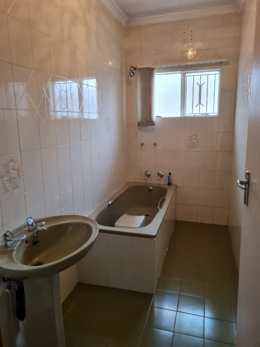 12 Bedroom Property for Sale in Lenasia Ext 5 Gauteng