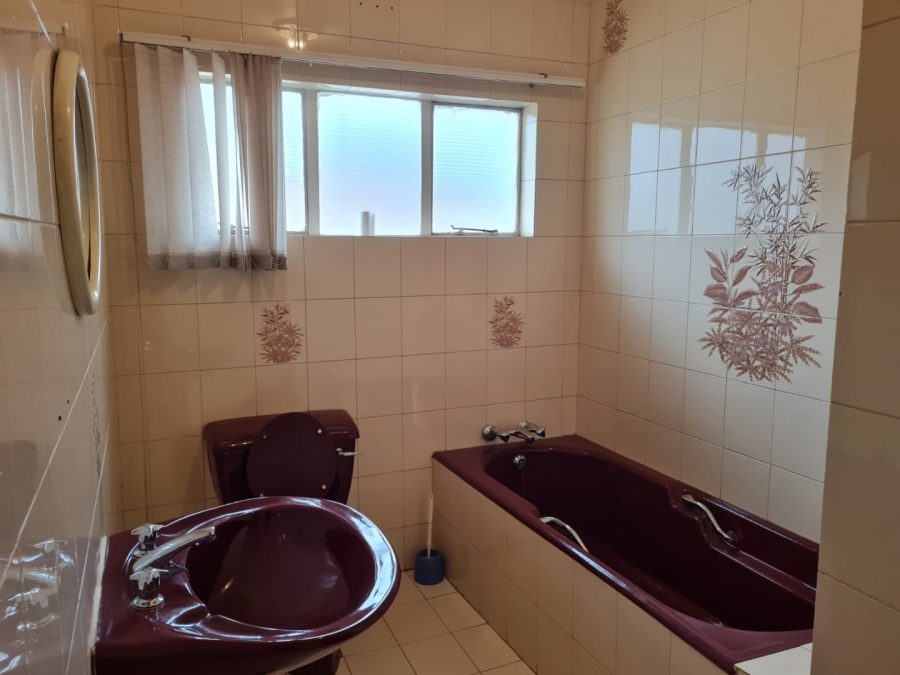12 Bedroom Property for Sale in Lenasia Ext 5 Gauteng