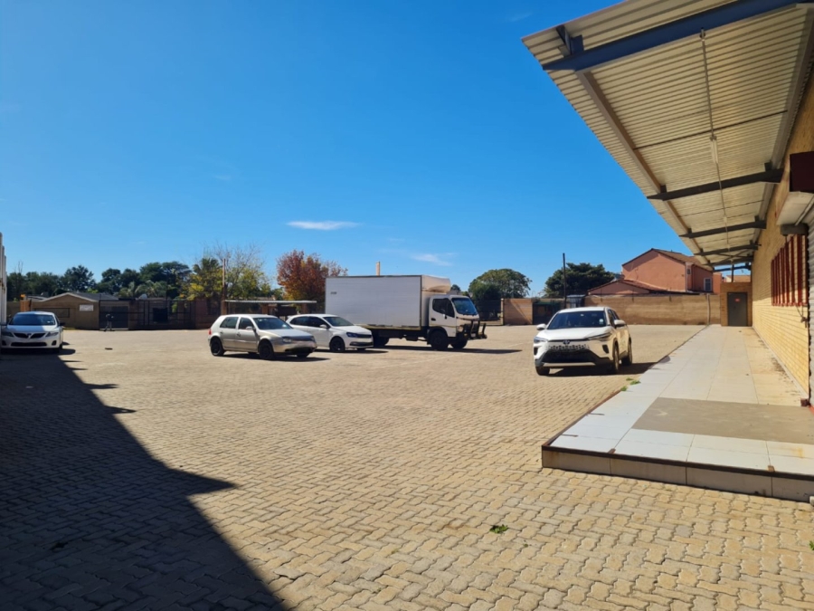 To Let Commercial Property for Rent in Lenasia Ext 10 Gauteng
