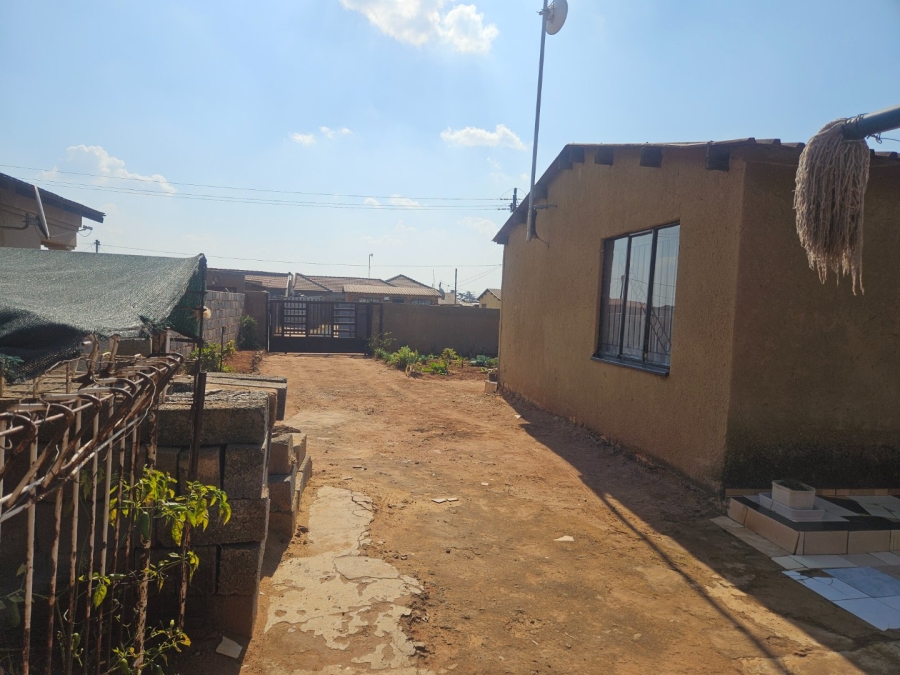 2 Bedroom Property for Sale in Daveyton Gauteng