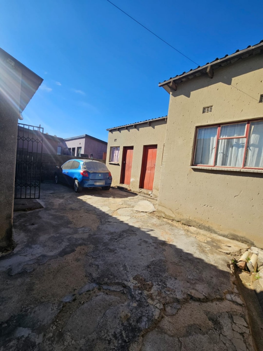 2 Bedroom Property for Sale in Emdeni Gauteng