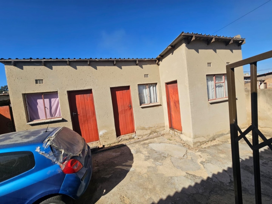 2 Bedroom Property for Sale in Emdeni Gauteng