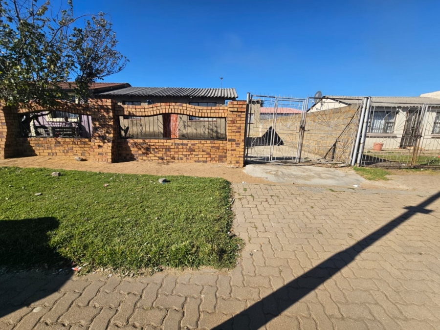2 Bedroom Property for Sale in Emdeni Gauteng