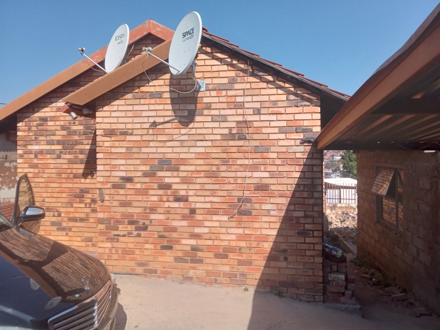 4 Bedroom Property for Sale in Atteridgeville Gauteng