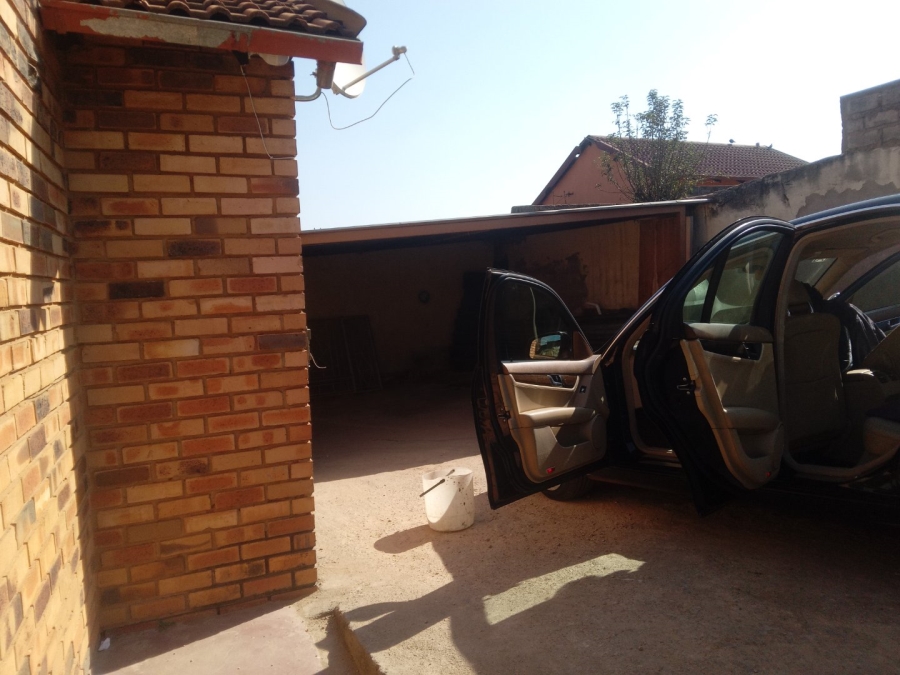 4 Bedroom Property for Sale in Atteridgeville Gauteng