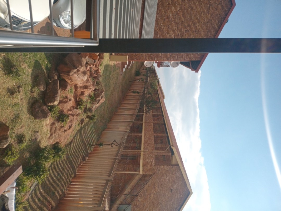 2 Bedroom Property for Sale in Lotus Gardens Gauteng