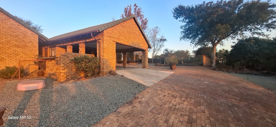 Commercial Property for Sale in Blue Saddle Ranches Gauteng