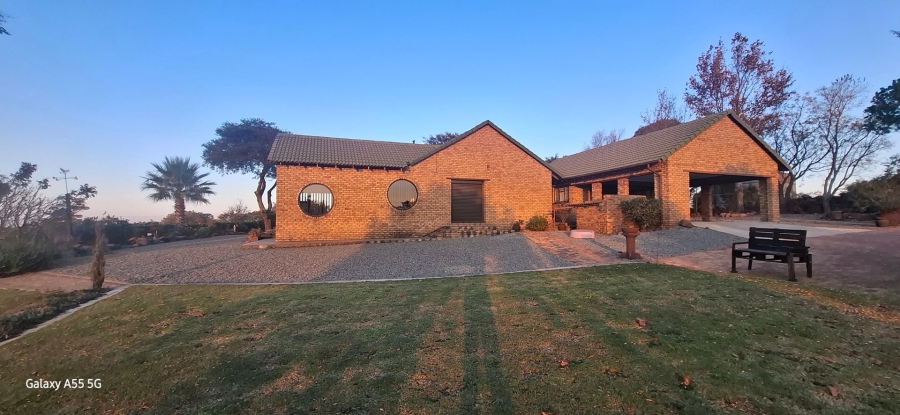 Commercial Property for Sale in Blue Saddle Ranches Gauteng