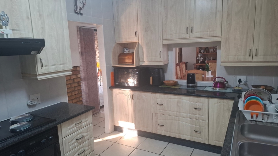 Commercial Property for Sale in Blue Saddle Ranches Gauteng