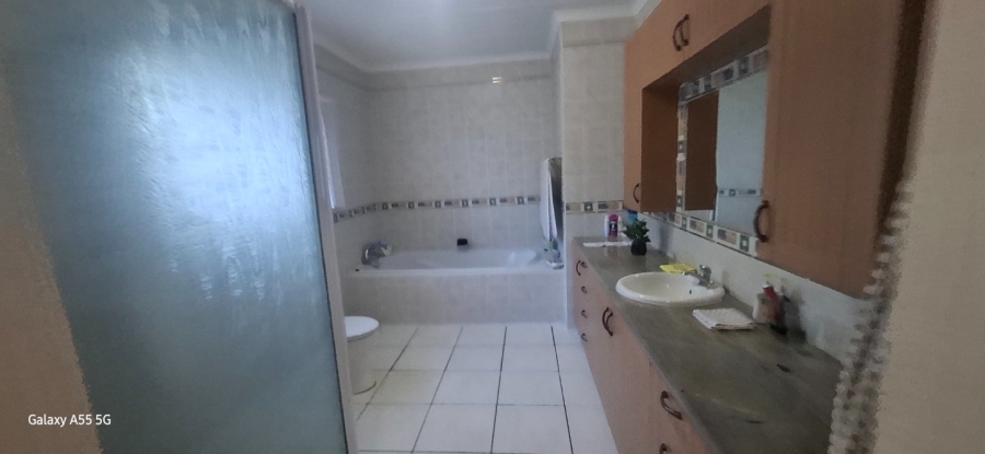 Commercial Property for Sale in Blue Saddle Ranches Gauteng