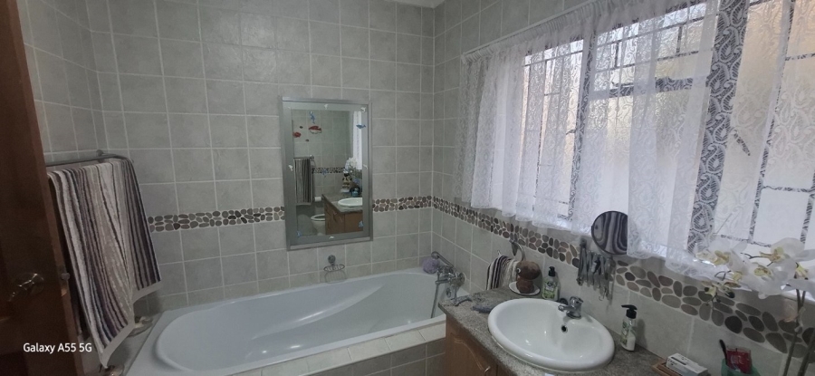 Commercial Property for Sale in Blue Saddle Ranches Gauteng