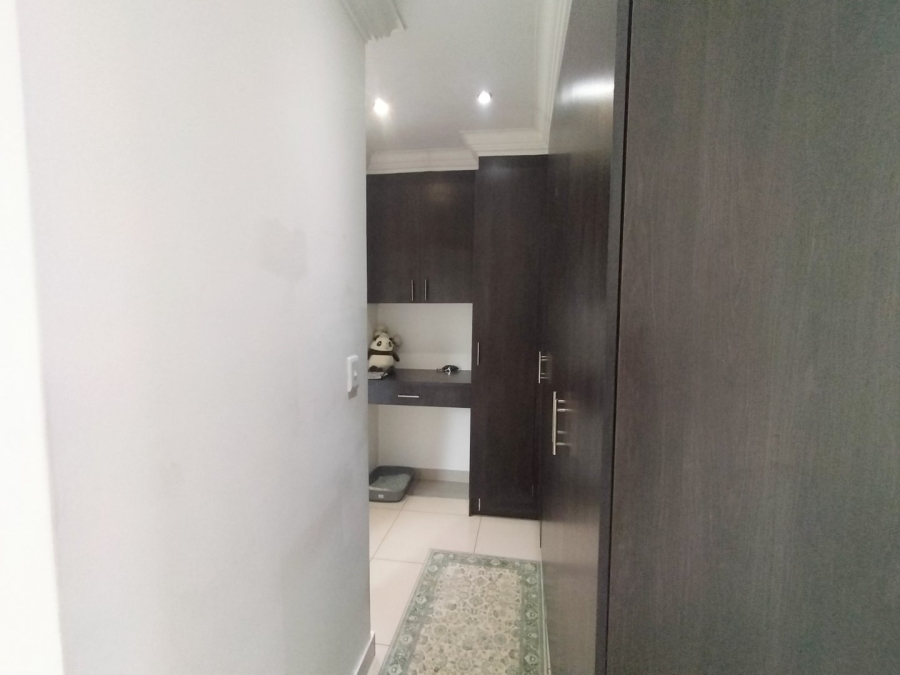 4 Bedroom Property for Sale in Wierda Park Gauteng