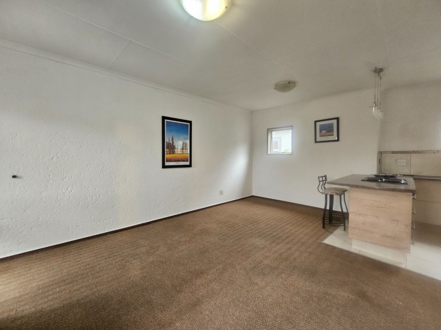 2 Bedroom Property for Sale in Magaliessig Gauteng