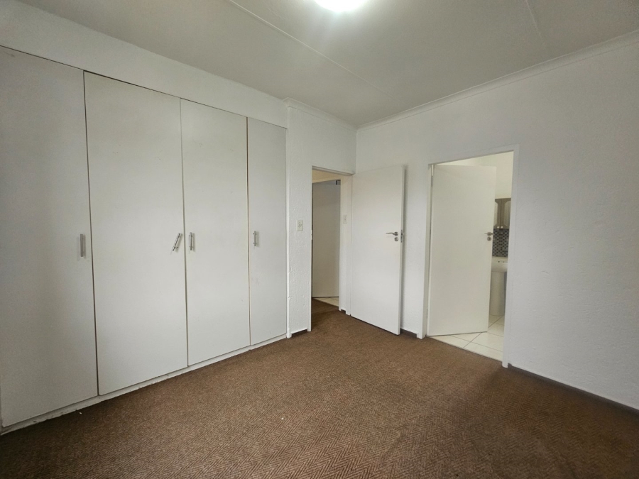 2 Bedroom Property for Sale in Magaliessig Gauteng
