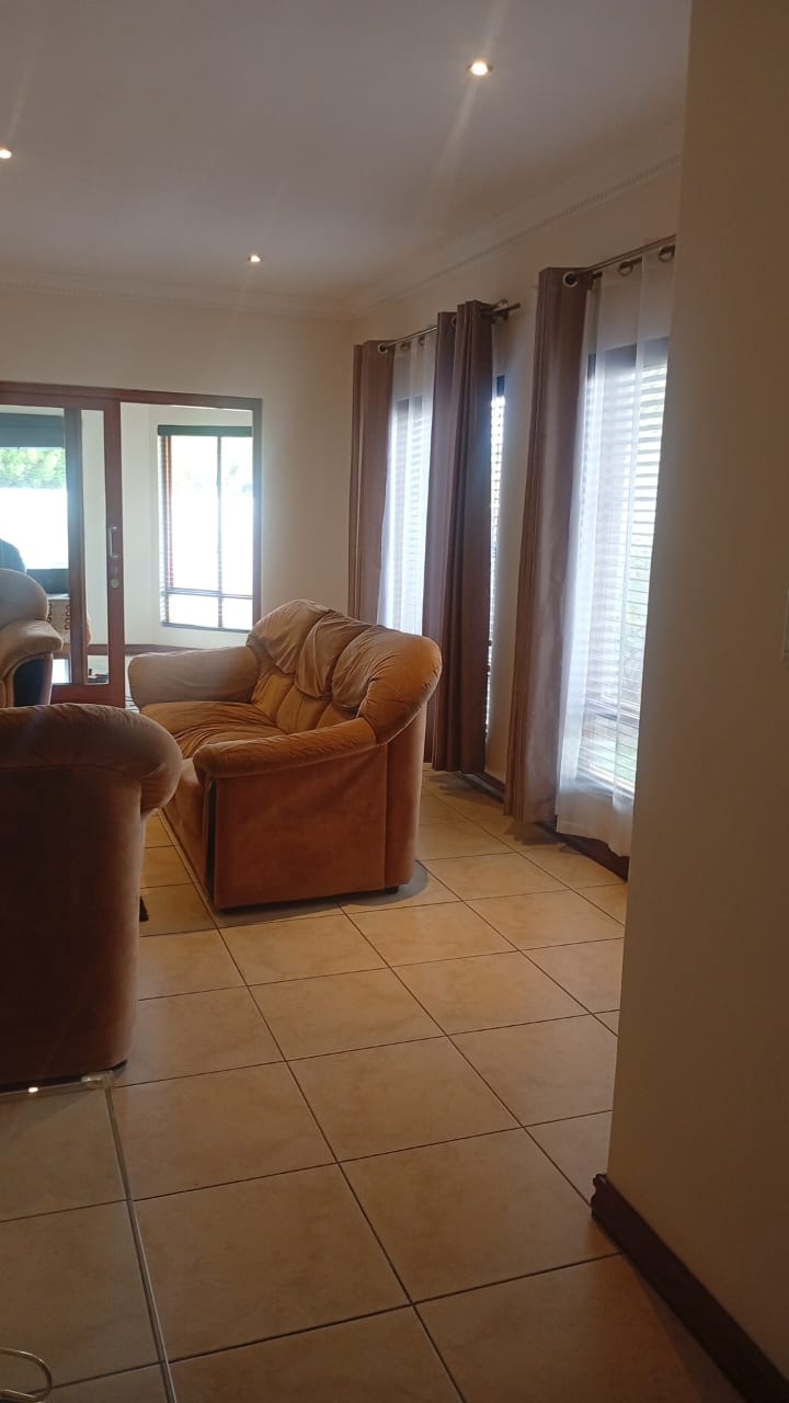 3 Bedroom Property for Sale in Glen Marais Gauteng