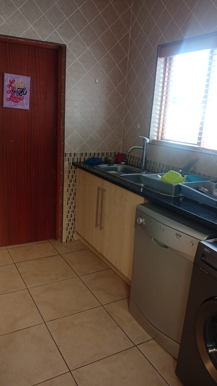 3 Bedroom Property for Sale in Glen Marais Gauteng