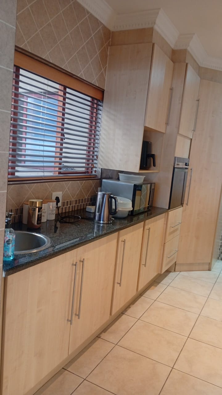 3 Bedroom Property for Sale in Glen Marais Gauteng