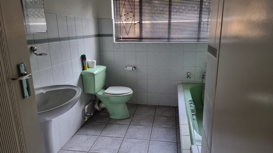 To Let 5 Bedroom Property for Rent in Vanderbijlpark SW 5 Gauteng