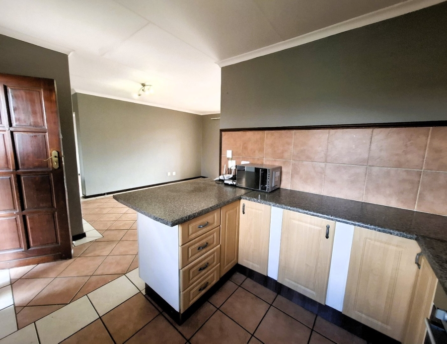 To Let 2 Bedroom Property for Rent in Mooikloof Ridge Gauteng