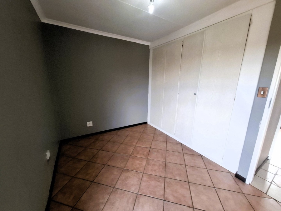 To Let 2 Bedroom Property for Rent in Mooikloof Ridge Gauteng