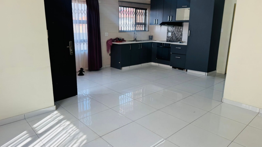 To Let 2 Bedroom Property for Rent in Crystal Park Gauteng