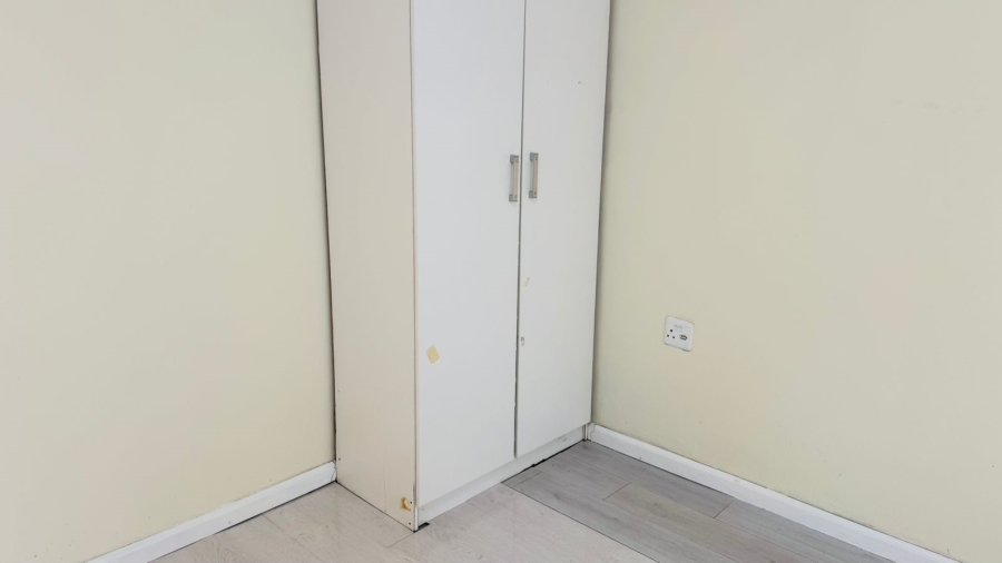 To Let 2 Bedroom Property for Rent in Crystal Park Gauteng