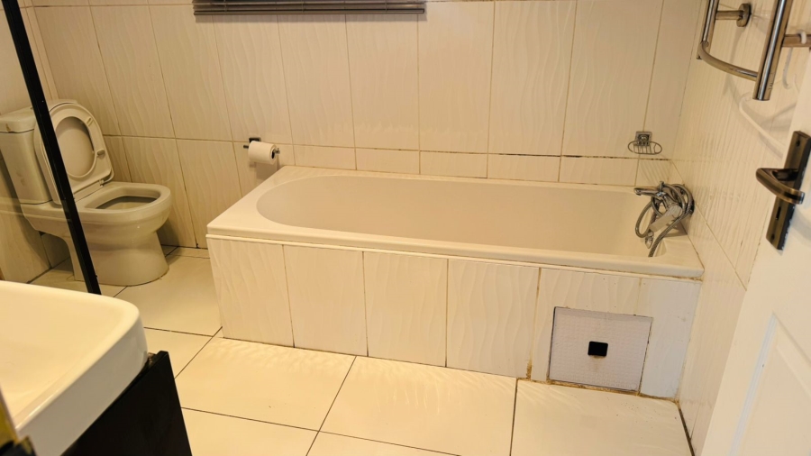 To Let 2 Bedroom Property for Rent in Crystal Park Gauteng
