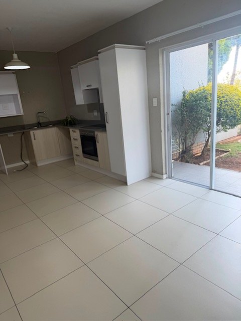 To Let 1 Bedroom Property for Rent in Paulshof Gauteng