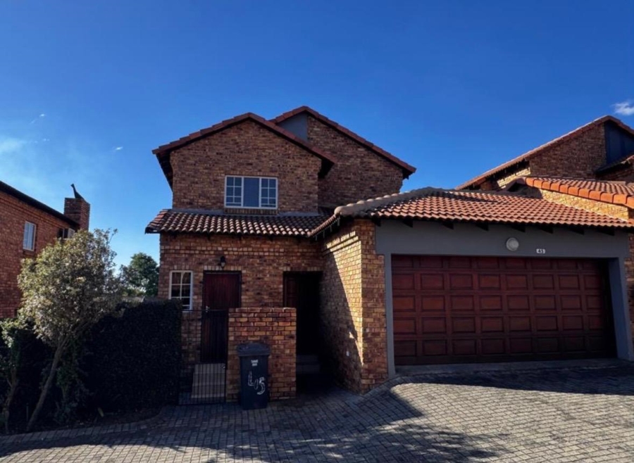 To Let 3 Bedroom Property for Rent in Rooihuiskraal Gauteng
