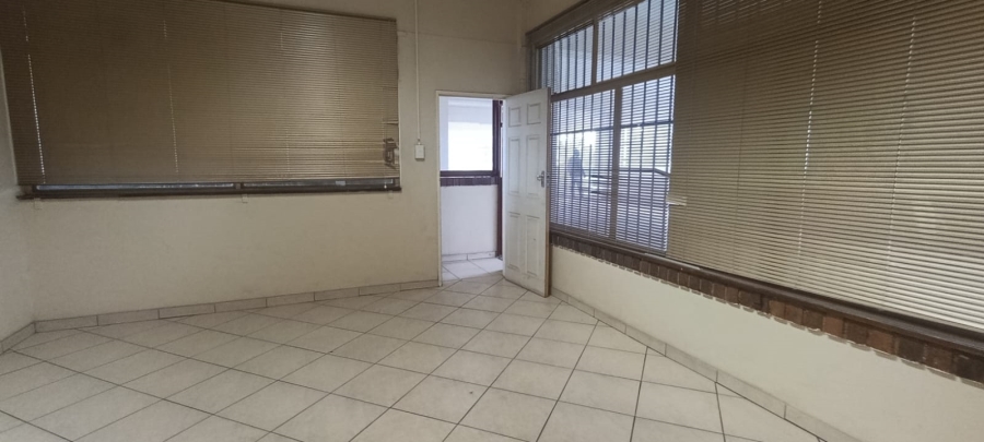 Commercial Property for Sale in Rhodesfield Gauteng