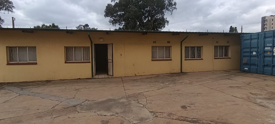 Commercial Property for Sale in Rhodesfield Gauteng