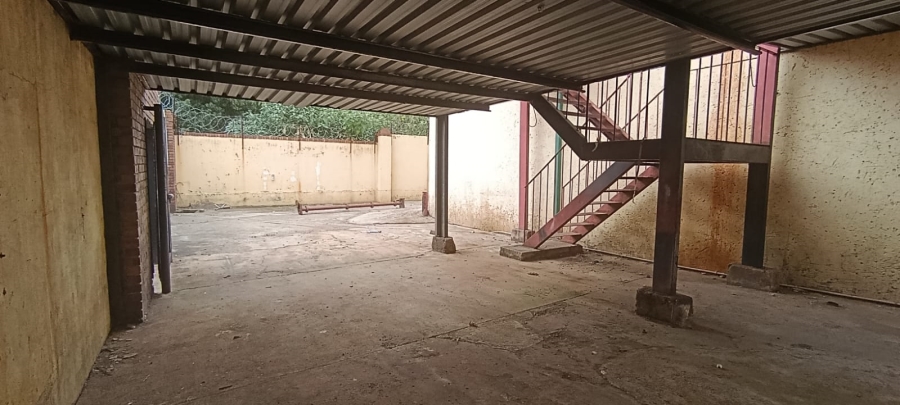 Commercial Property for Sale in Rhodesfield Gauteng