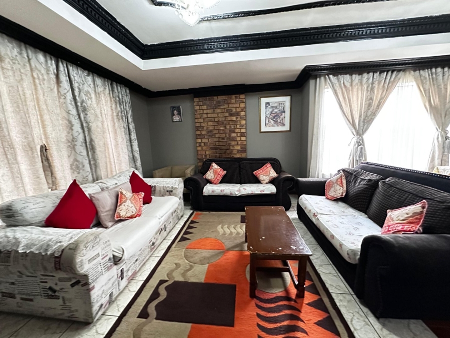 2 Bedroom Property for Sale in Protea North Gauteng
