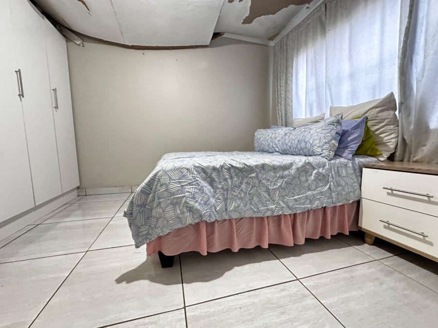 2 Bedroom Property for Sale in Protea North Gauteng