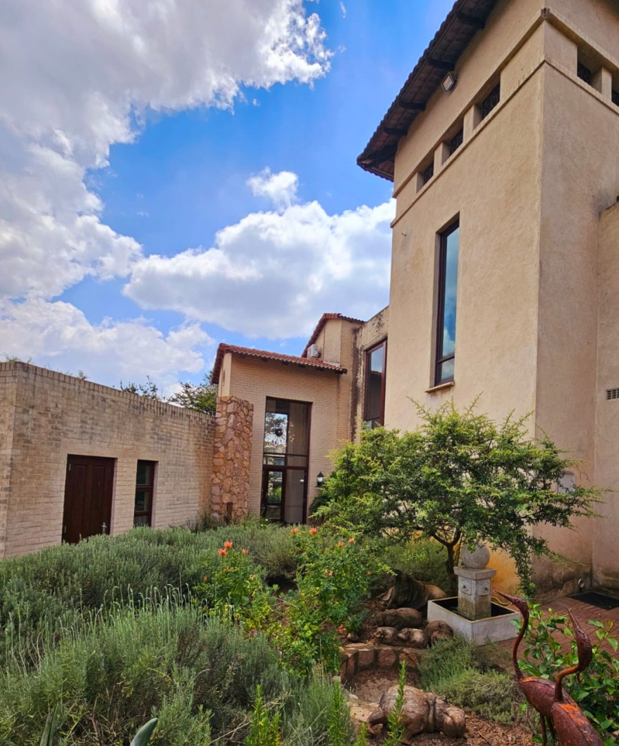 5 Bedroom Property for Sale in Avianto Estates Gauteng