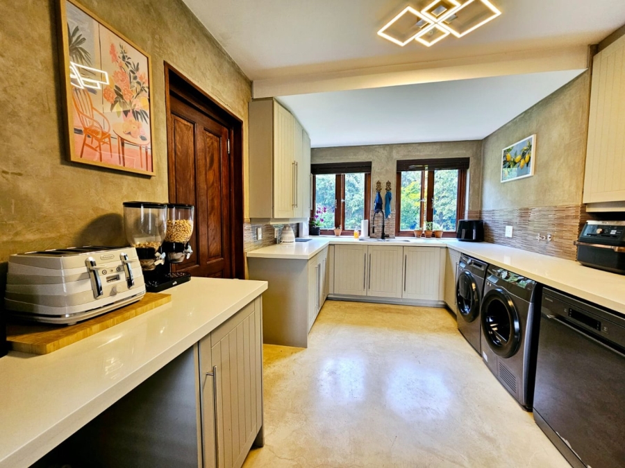 5 Bedroom Property for Sale in Avianto Estates Gauteng
