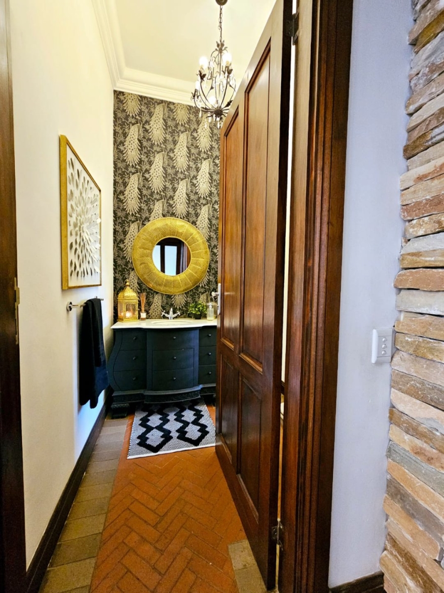 5 Bedroom Property for Sale in Avianto Estates Gauteng