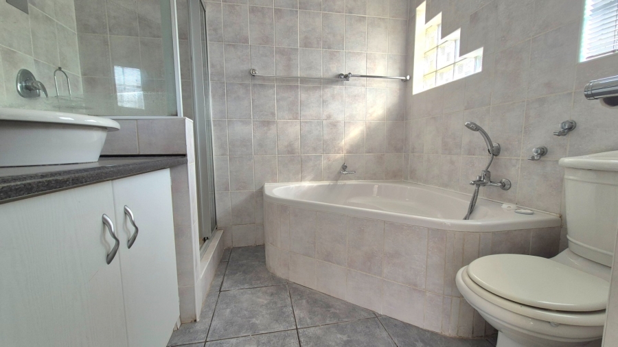 3 Bedroom Property for Sale in Vanderbijlpark SW 5 Gauteng