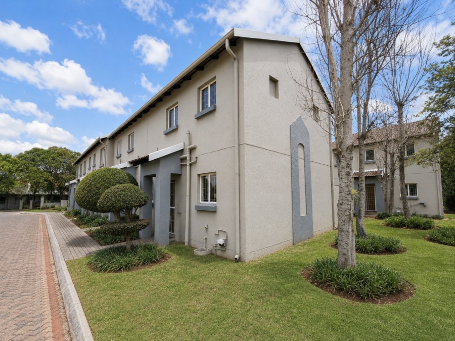 3 Bedroom Property for Sale in Greenstone Hill Gauteng