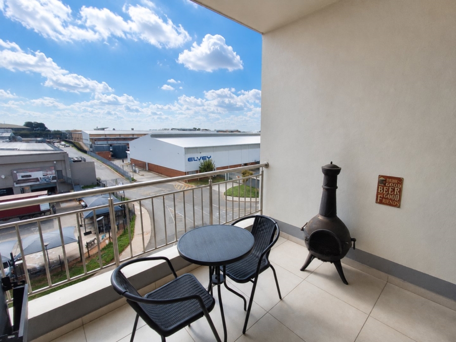 2 Bedroom Property for Sale in Greenstone Hill Gauteng