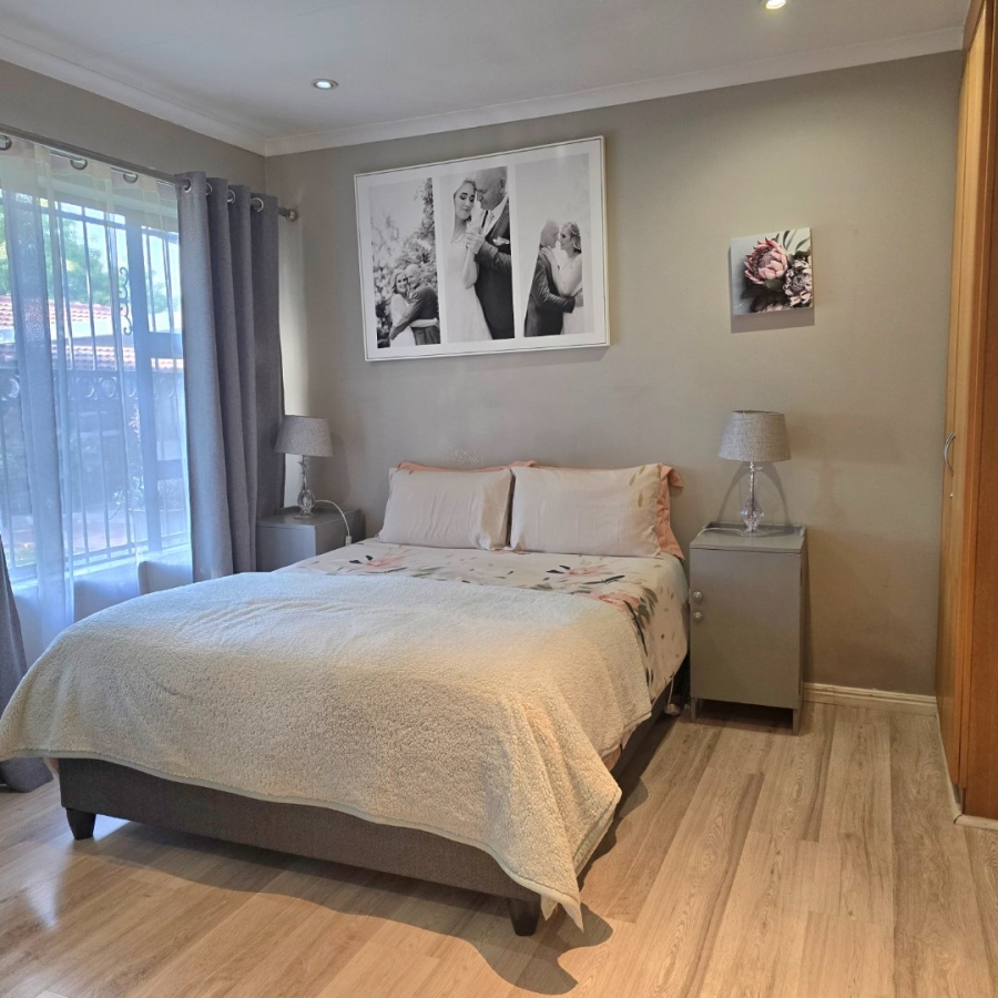 3 Bedroom Property for Sale in Faerie Glen Gauteng