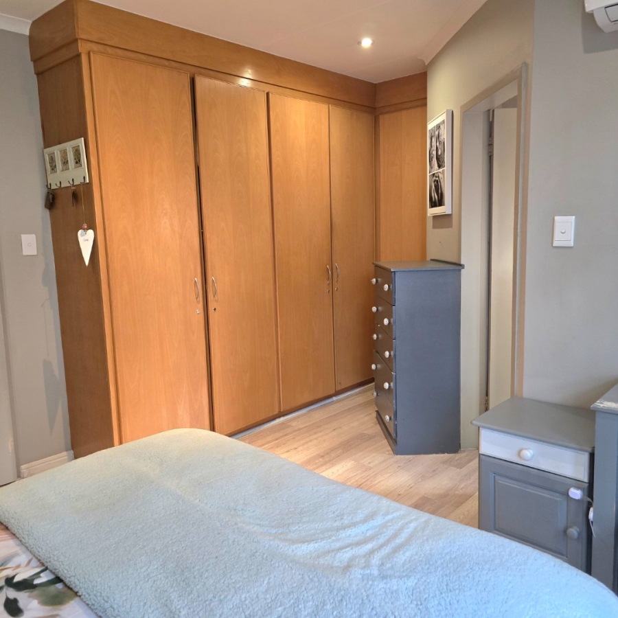 3 Bedroom Property for Sale in Faerie Glen Gauteng