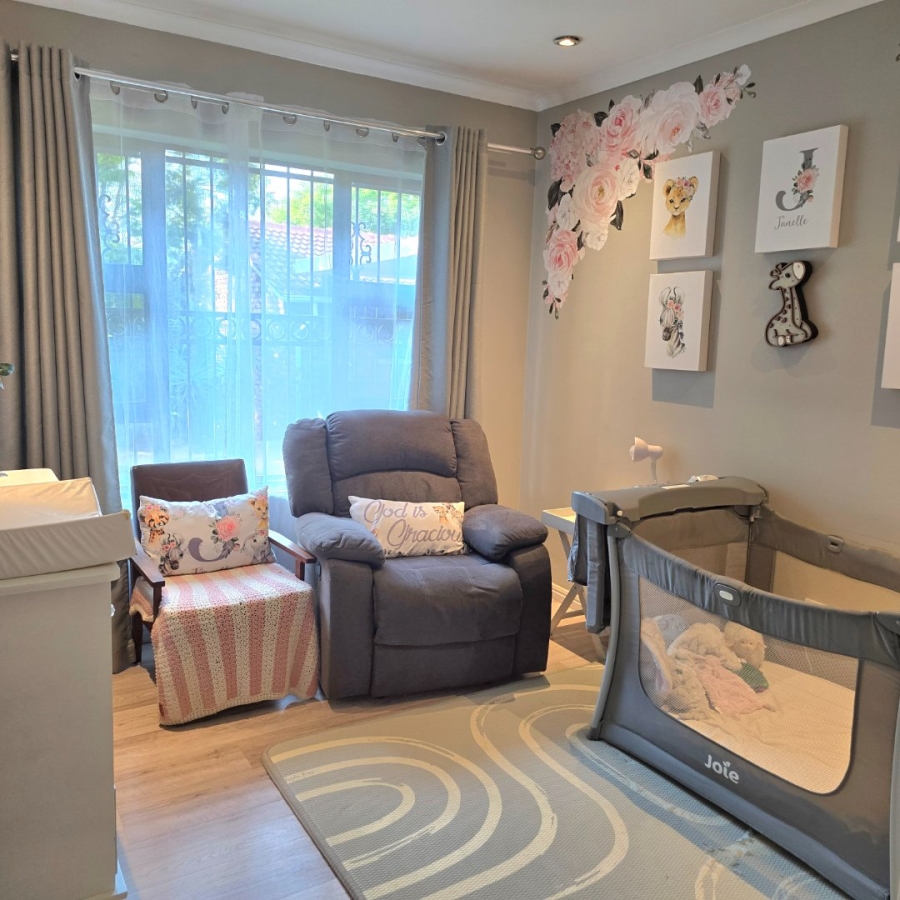 3 Bedroom Property for Sale in Faerie Glen Gauteng