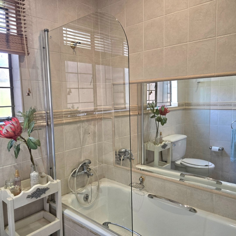 3 Bedroom Property for Sale in Faerie Glen Gauteng