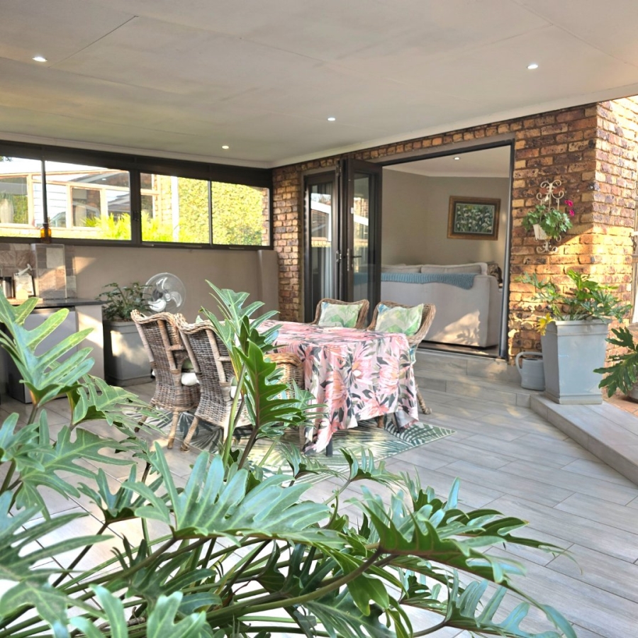 3 Bedroom Property for Sale in Faerie Glen Gauteng