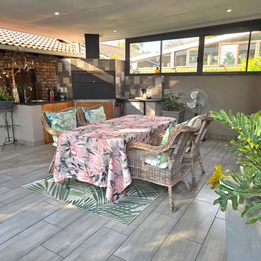 3 Bedroom Property for Sale in Faerie Glen Gauteng