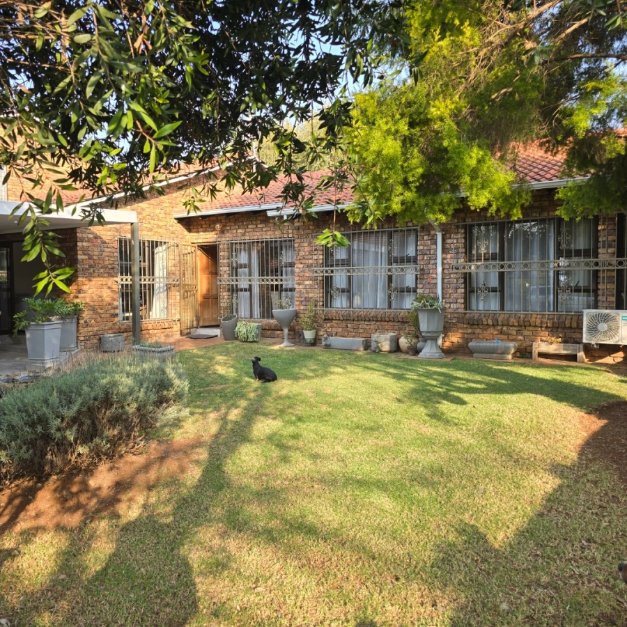 3 Bedroom Property for Sale in Faerie Glen Gauteng